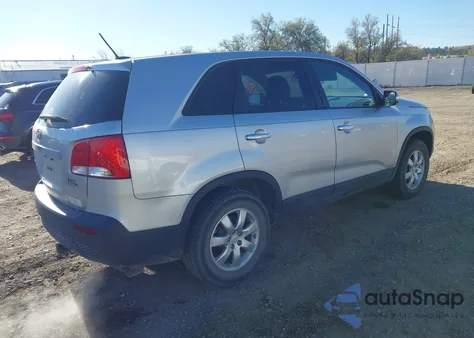 2011 Kia Sorento Lx z USA, uszkodzony, nr VIN 5XYKTCA10BG176701